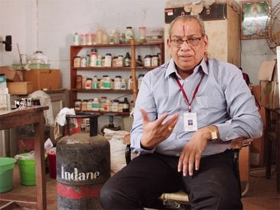 بھارتی پروفیسر کس طرح پلاسٹک آلودگی کو ہائی ویز میں بدل رہا ہے