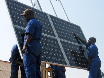 Comment l'Afrique bénéficie- t- elle de l'impulsion mondiale de la Chine en terme d'énergies renouvelables ?
