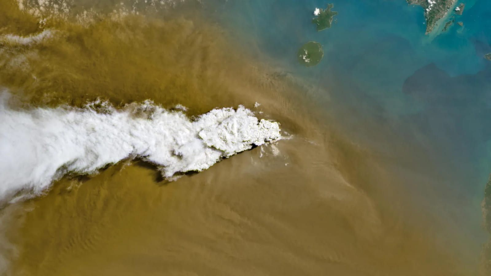 Anak Krakatau blasts ash nearly 10 miles high