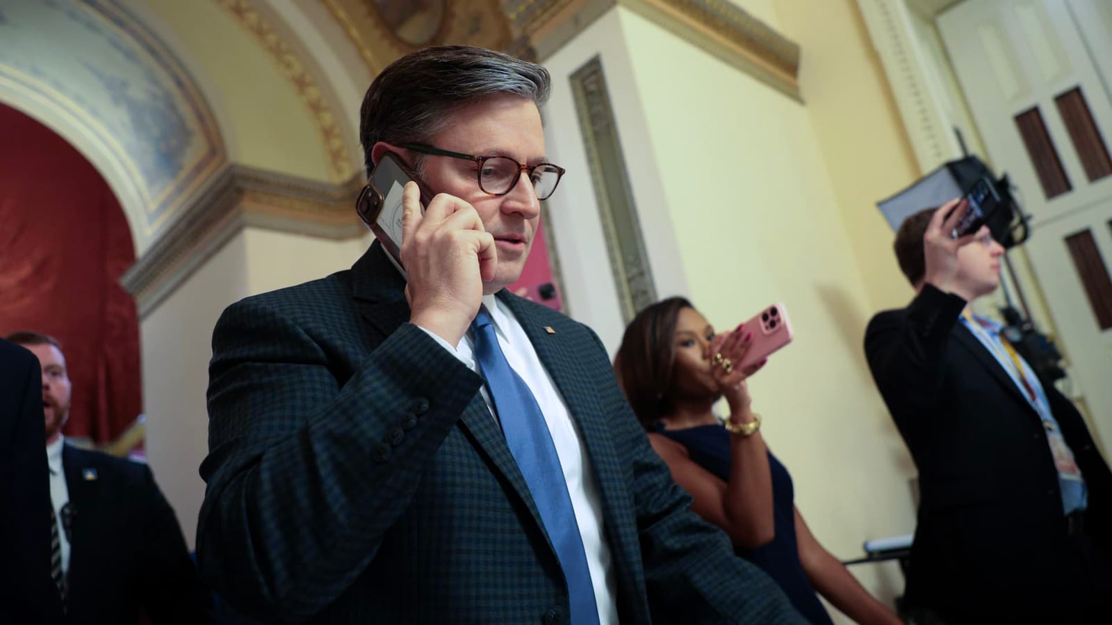House heads home to campaign amid calls for urgent AI action