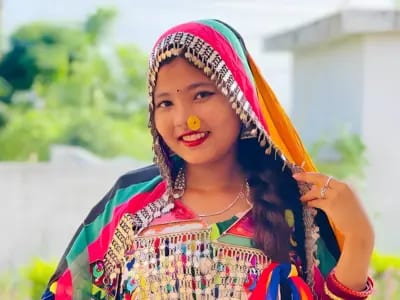 Guardianas de la vida cotidiana: El rol de las mujeres rana tharu en Nepal
