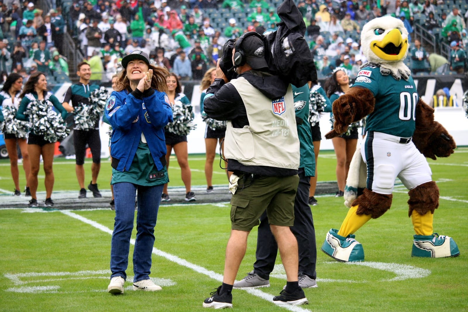 ناسا Astronaut Christina Koch at Eagles vs. Rams
