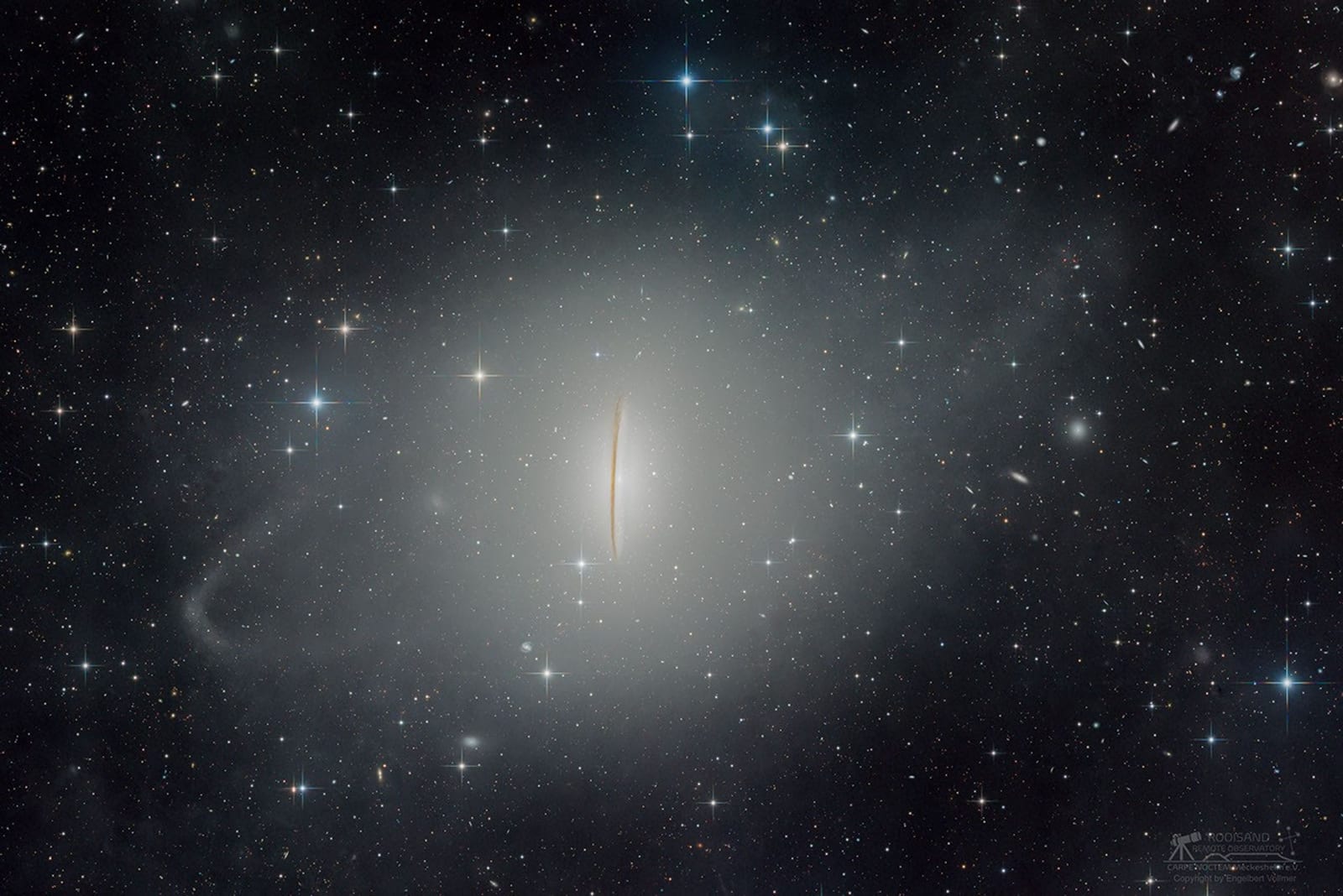 APOD: 2026 अक्टूबर 5 - M104: Sombrero आकाशगंगा के ज्वारीय स्ट्रीम